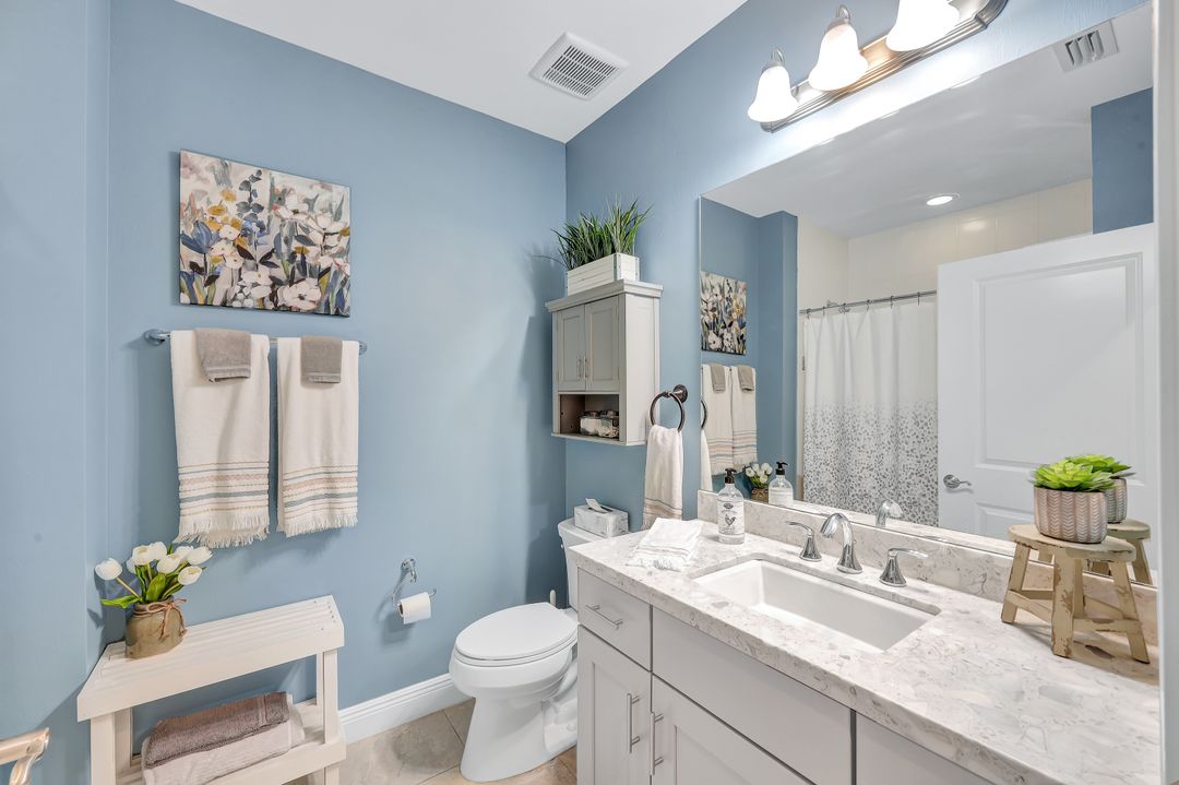 2133 Frangipani Cir #102, Naples, FL 34120