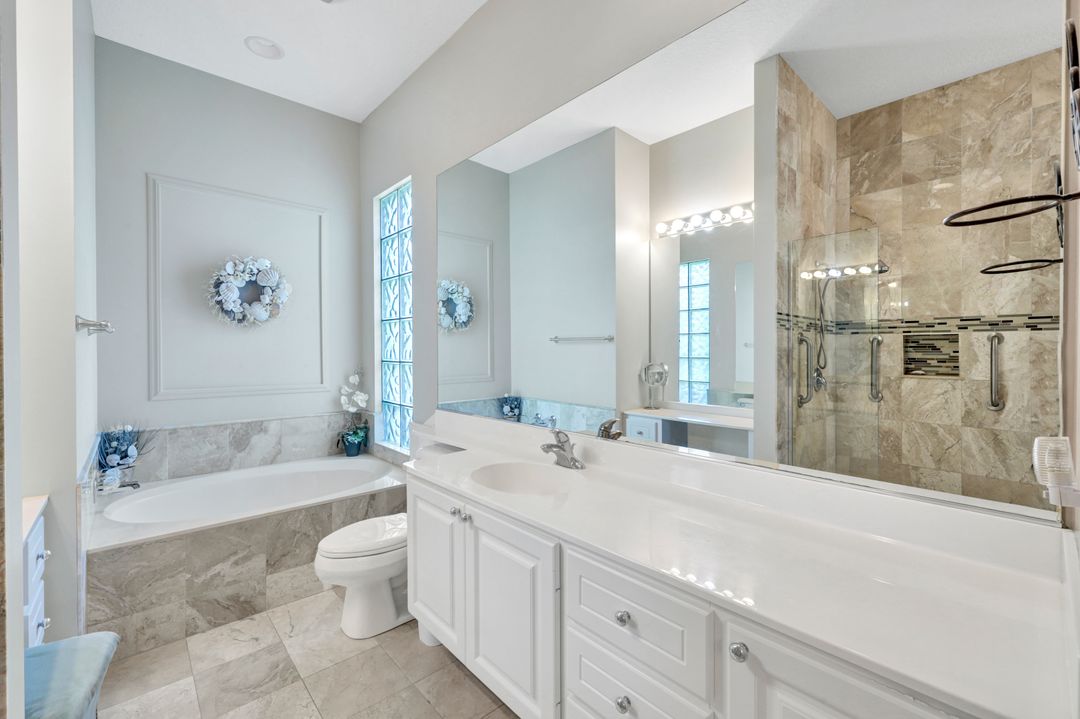 4313 Queen Elizabeth Way, Naples, FL 34119