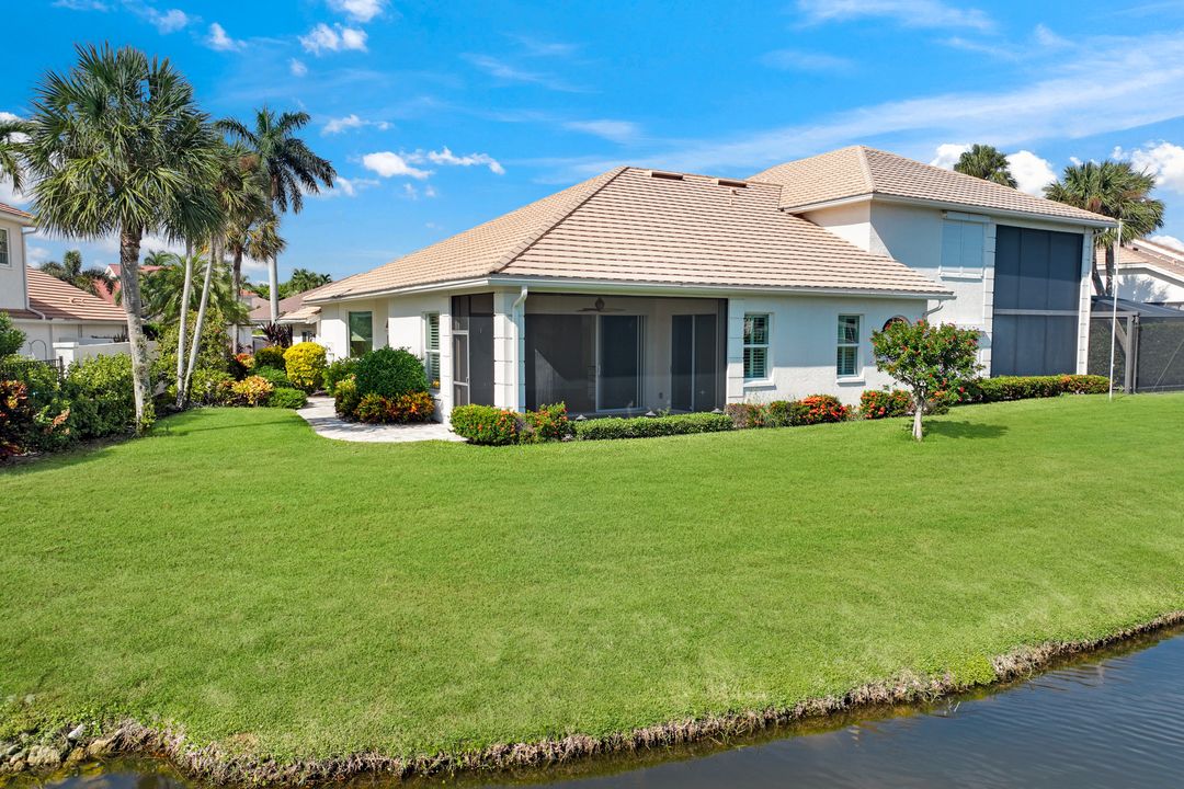 2153 Paget Cir, Naples, FL 34112
