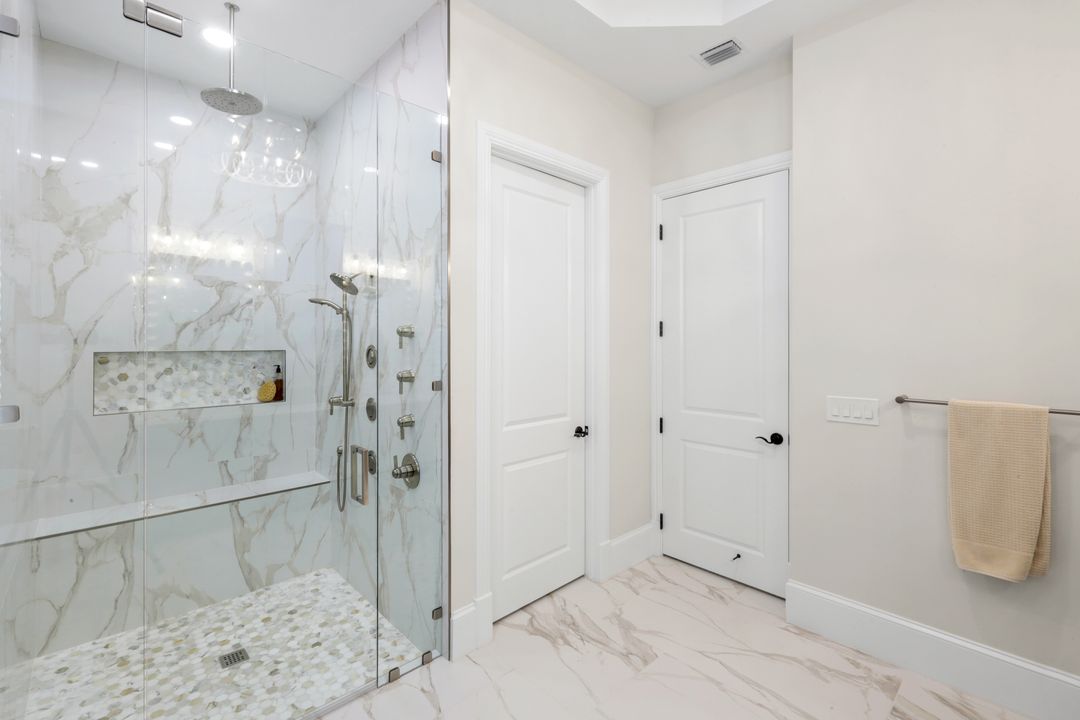 2106 Modena Ct, Naples, FL 34105