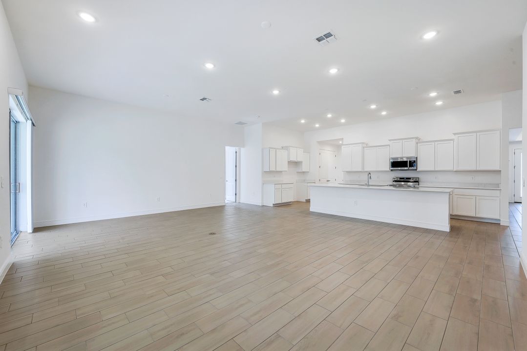 2614 54th Ave NE, Naples, FL 34120