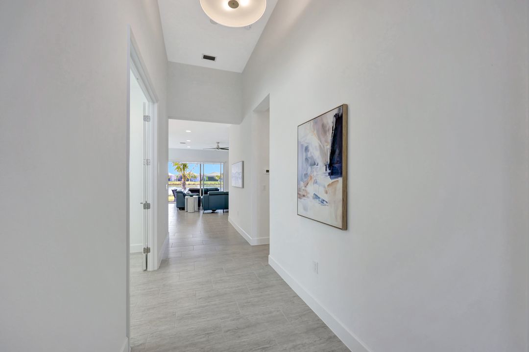 12418 Dahlia Ct, Naples, FL 34120