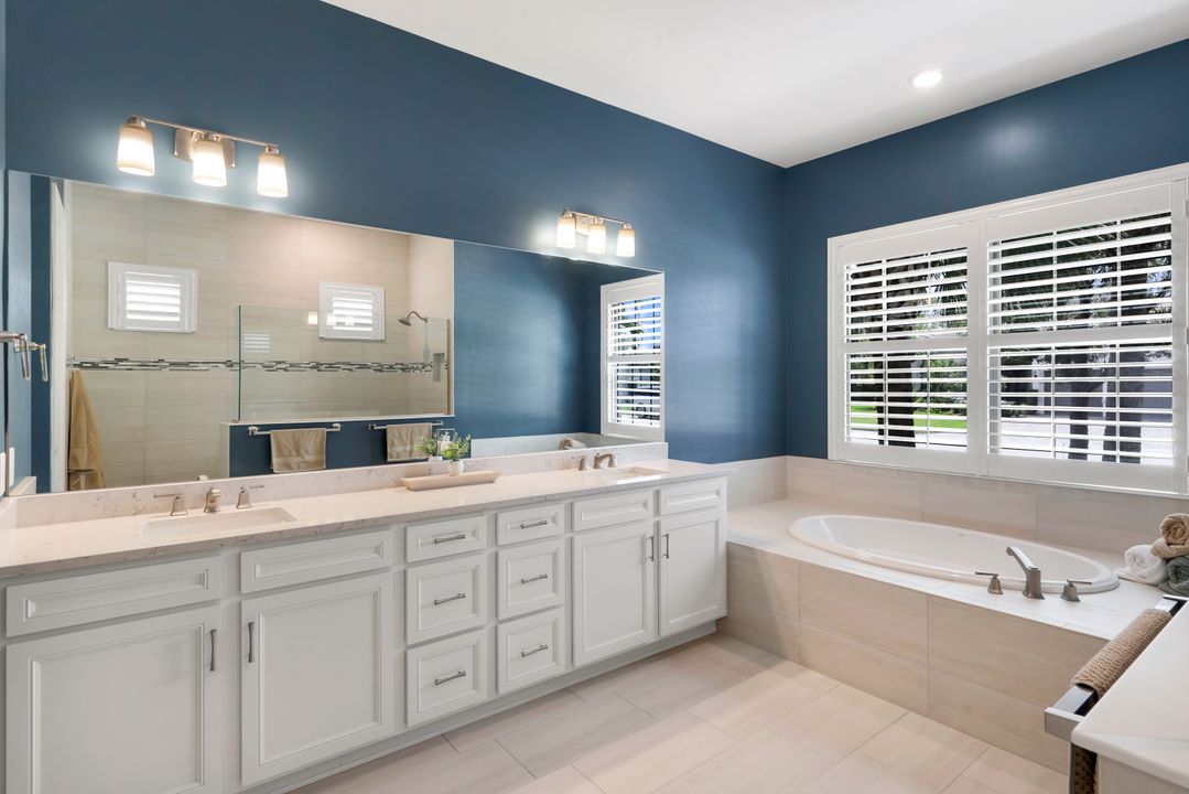 9151 Snowy Owl Wy, Naples, FL 34120