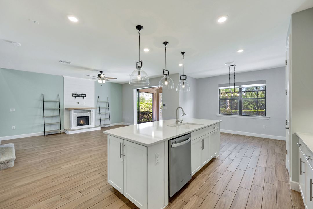 9034 Bexley Dr, Fort Myers, FL 33967