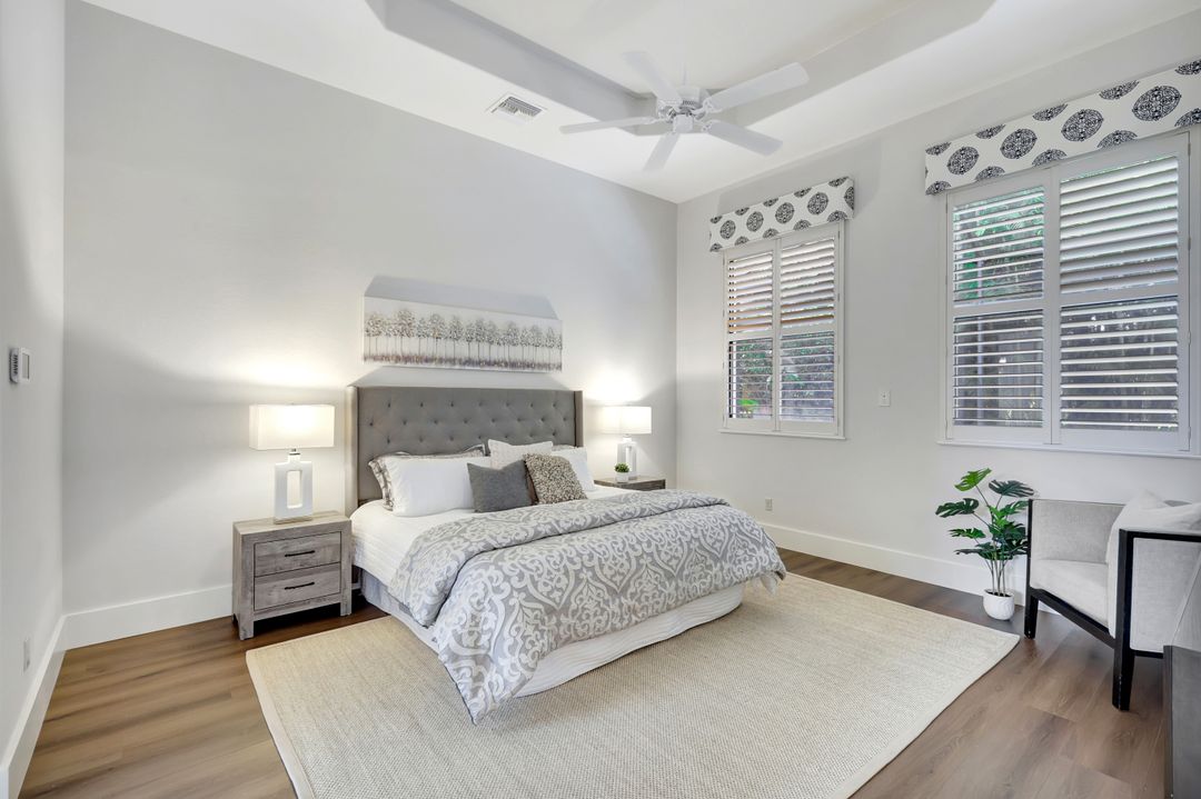 5717 Hammock Isles Dr, Naples, FL 34119