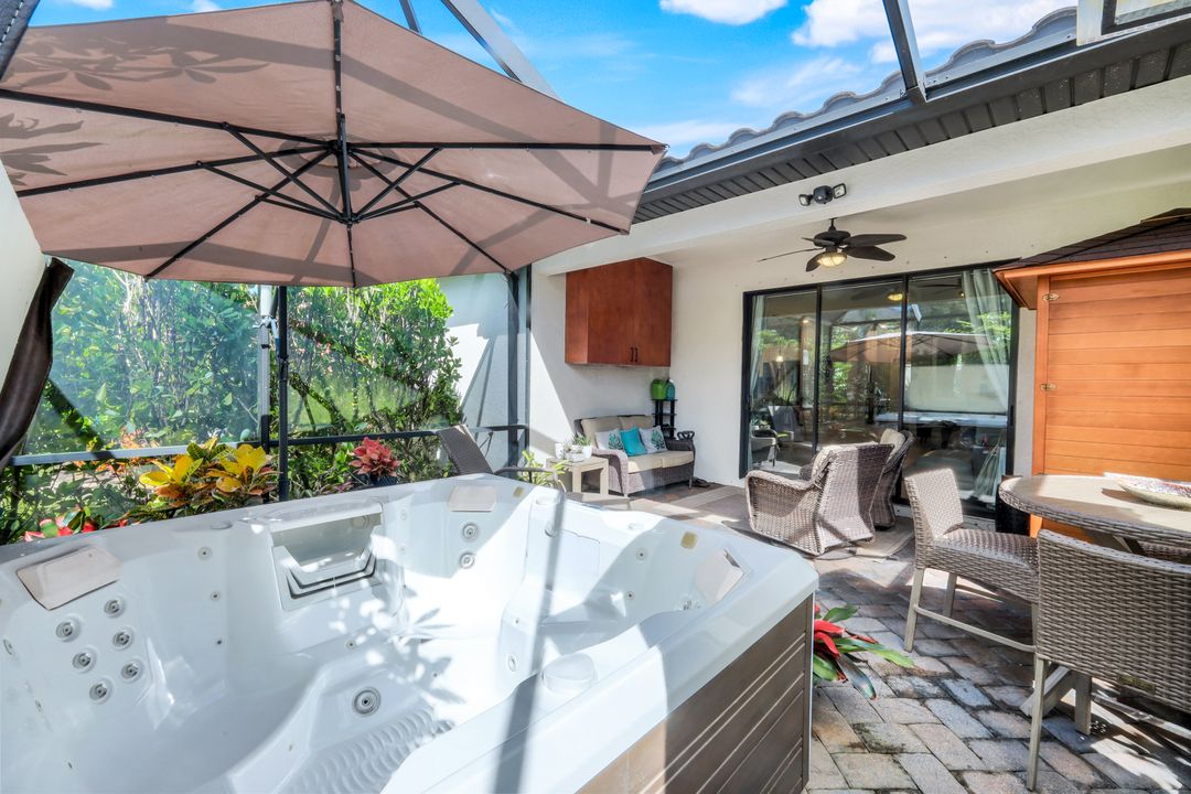 4244 Raffia Palm Cir, Naples, FL 34119