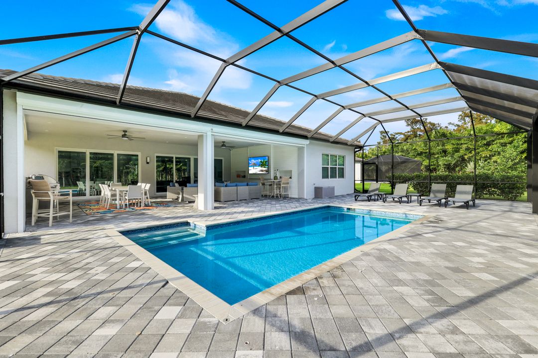 12083 Azalea Wy, Naples, FL 34120