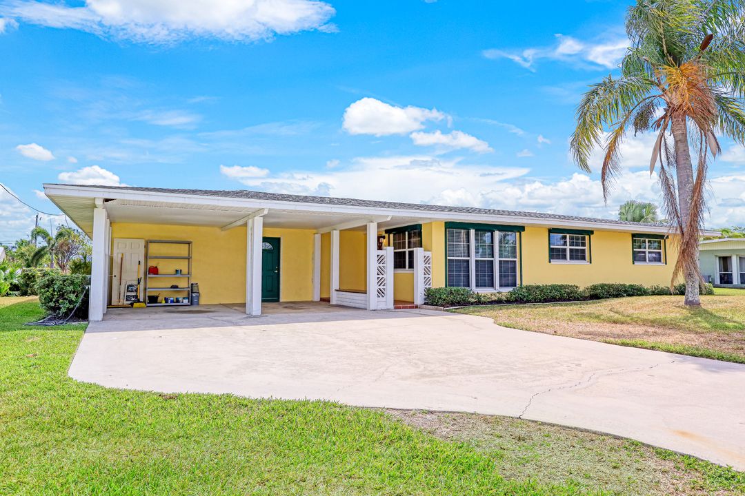 1720 Cascade Way, North Fort Myers, FL 33917