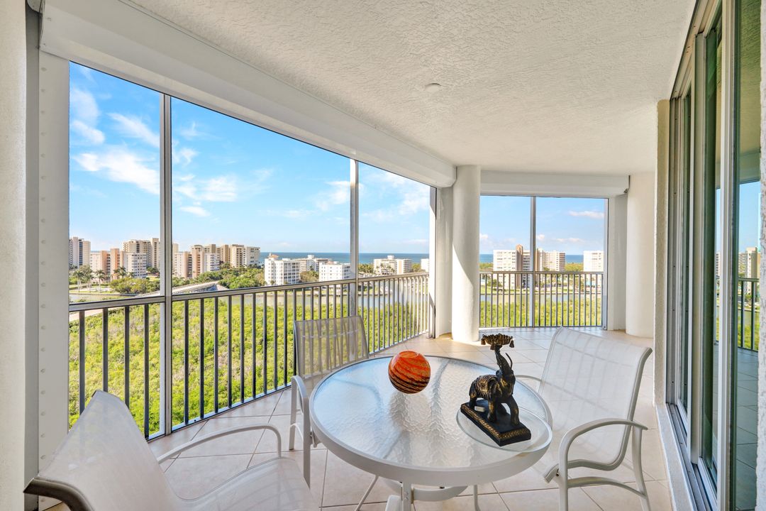 300 Dunes Blvd #1007, Naples, FL 34110