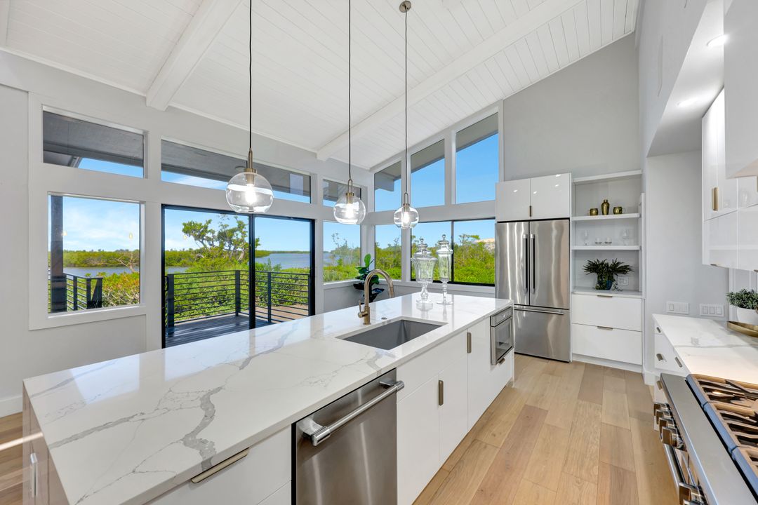 5435 Osprey Ct, Sanibel, FL 33957