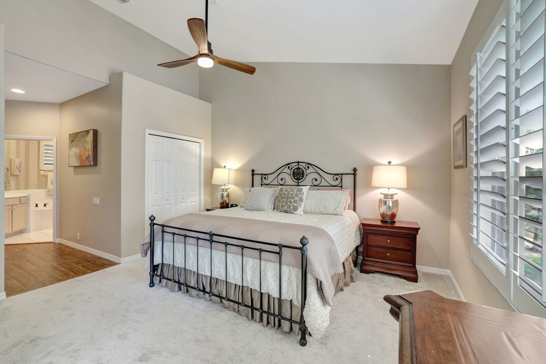 8560 Danbury Blvd #202, Naples, FL 34120