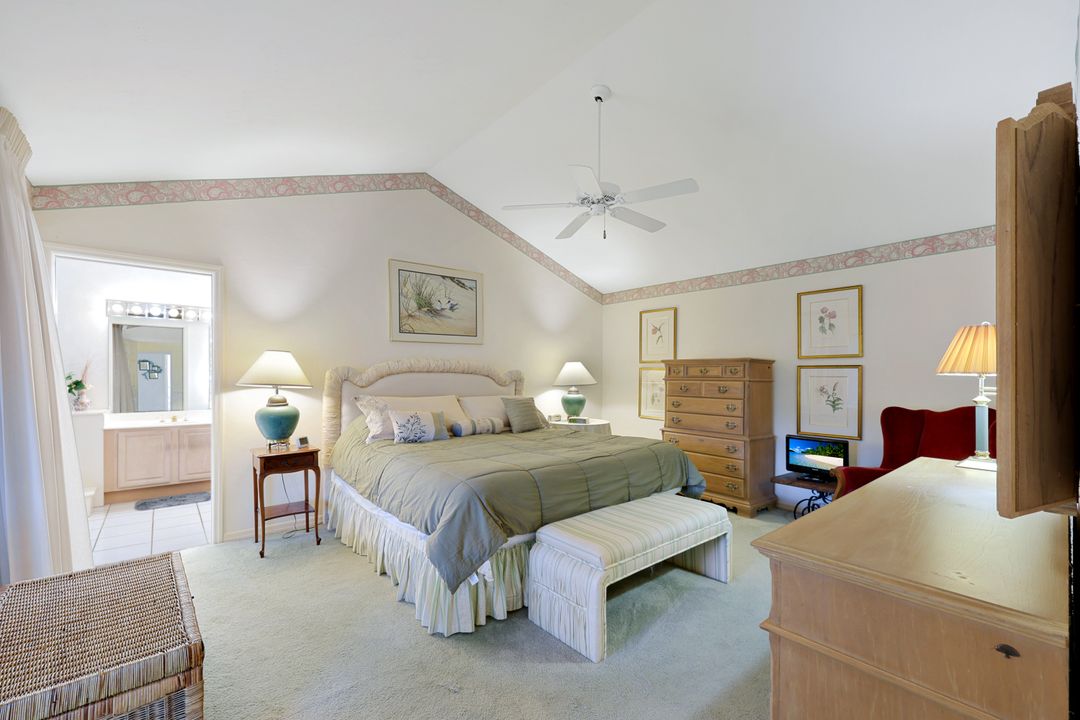 242 Via Perignon, Naples, FL 34119