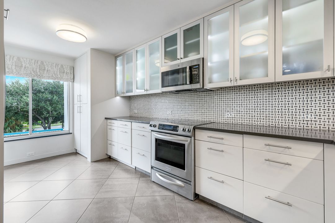 355 Park Shore Dr #1-134, Naples, FL 34103