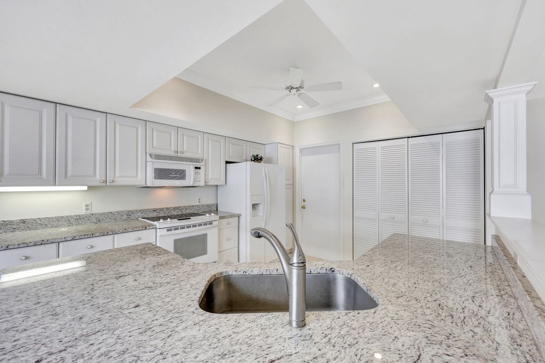5929 Chanteclair Dr #8, Naples, FL 34108