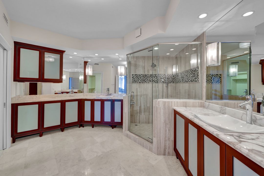 9811 Gulf Shore Dr #203, Naples, FL 34108