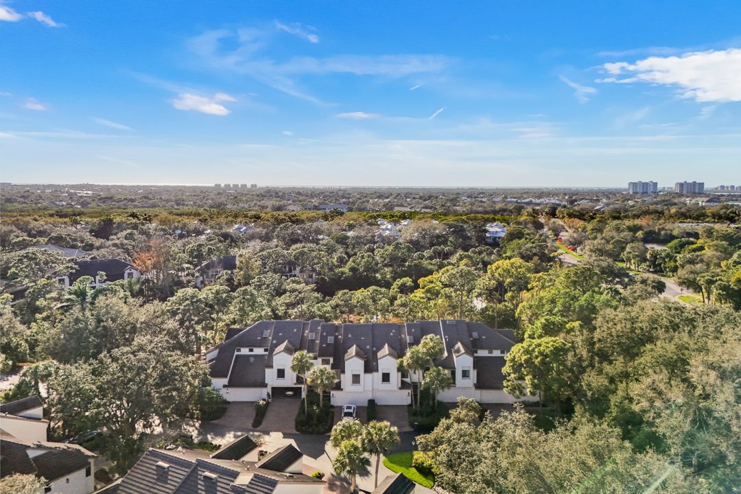 27100 Oakwood Lake Dr, Bonita Springs, FL 34134