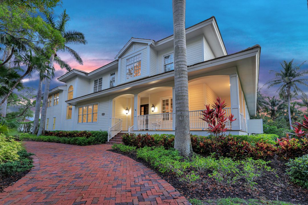1550 Gordon Dr, Naples, FL 34102