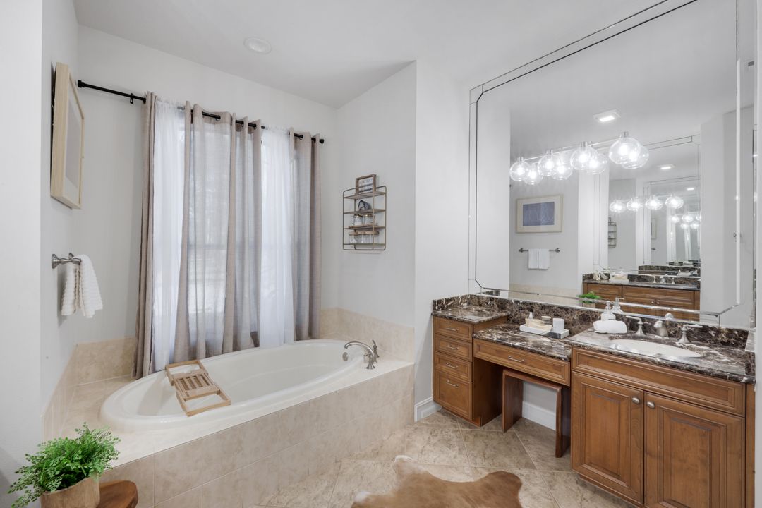 4480 1st Ave NW, Naples, FL 34119