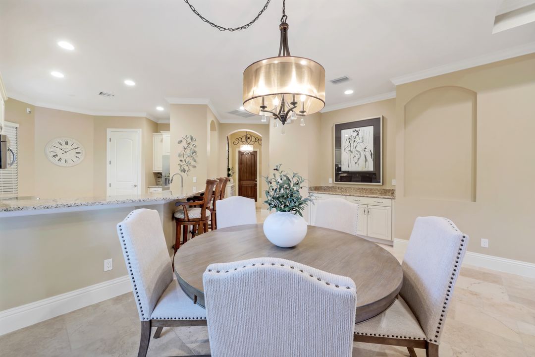 7598 Moorgate Point Way, Naples, FL 34113