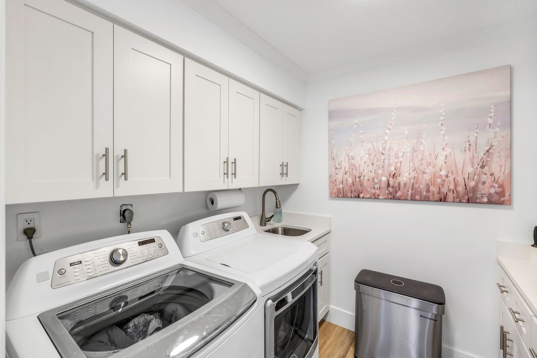 915 Pecten Ct, Sanibel, FL 33957