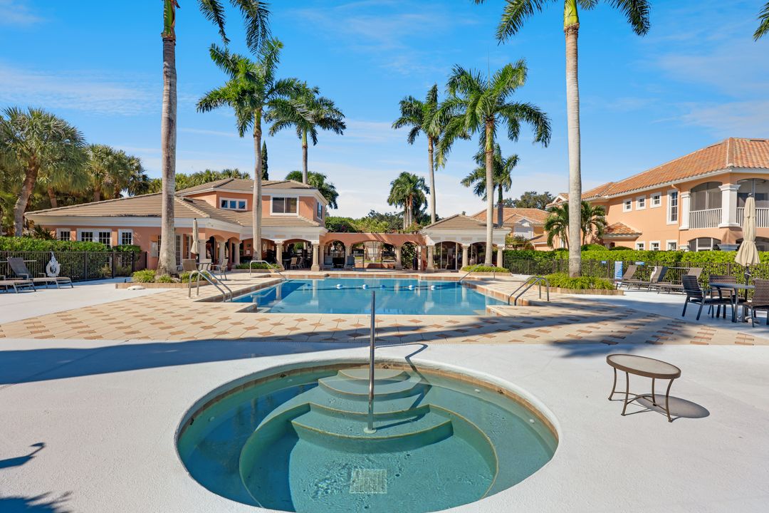 510 Via Veneto #102, Naples, FL 34108