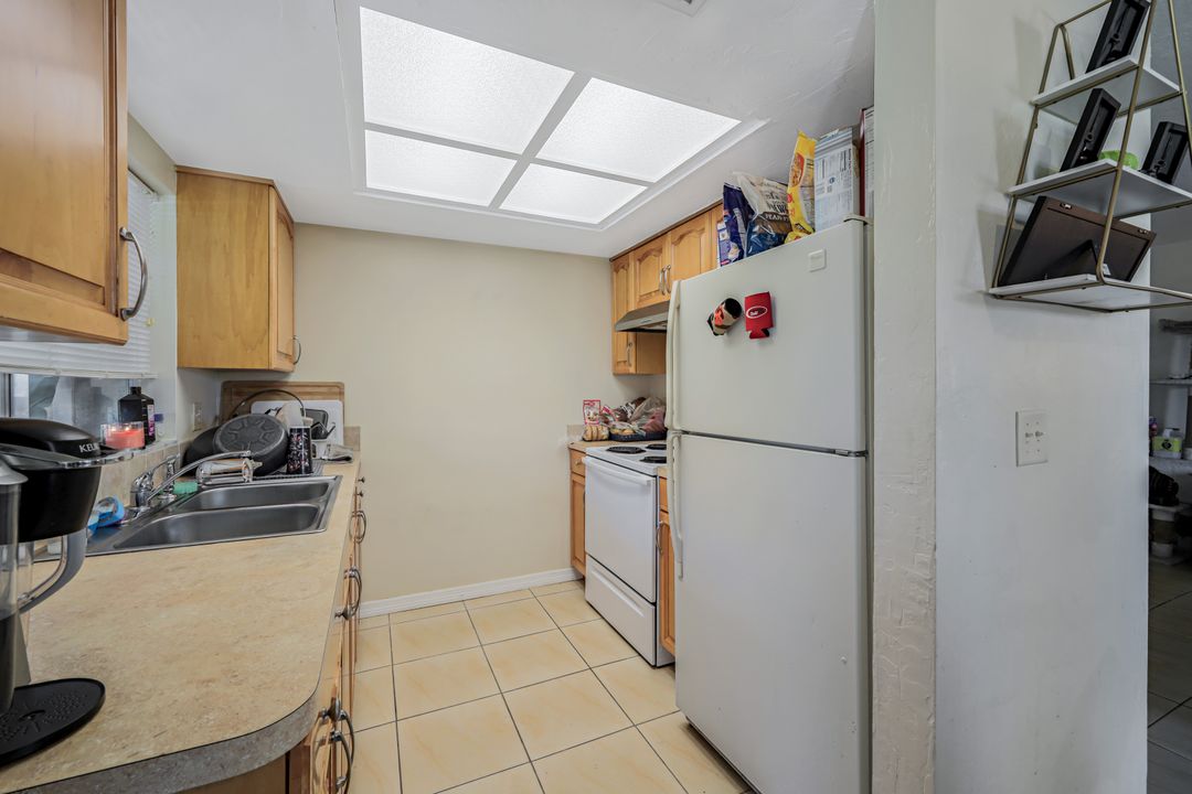 913 SE 13th St  #913/915, Cape Coral, FL 33990