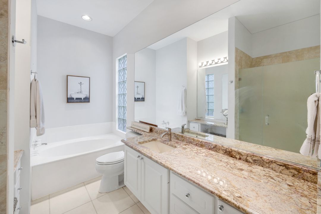 4772 Martinique Wy, Naples, FL 34119