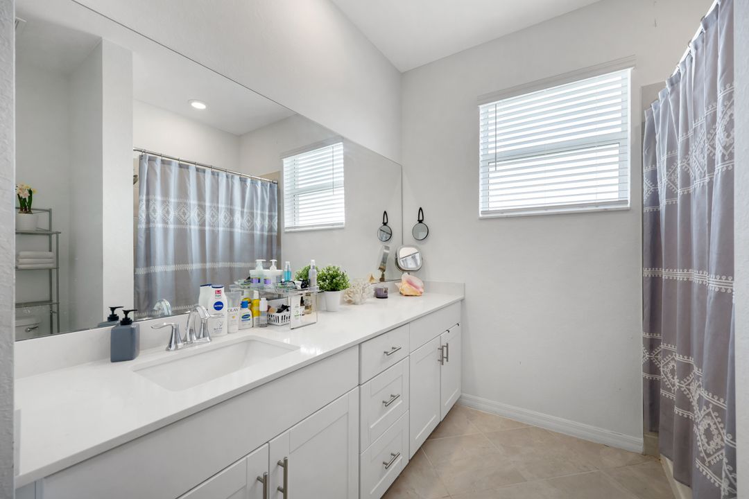 2942 Citrus St, Naples, FL 34120