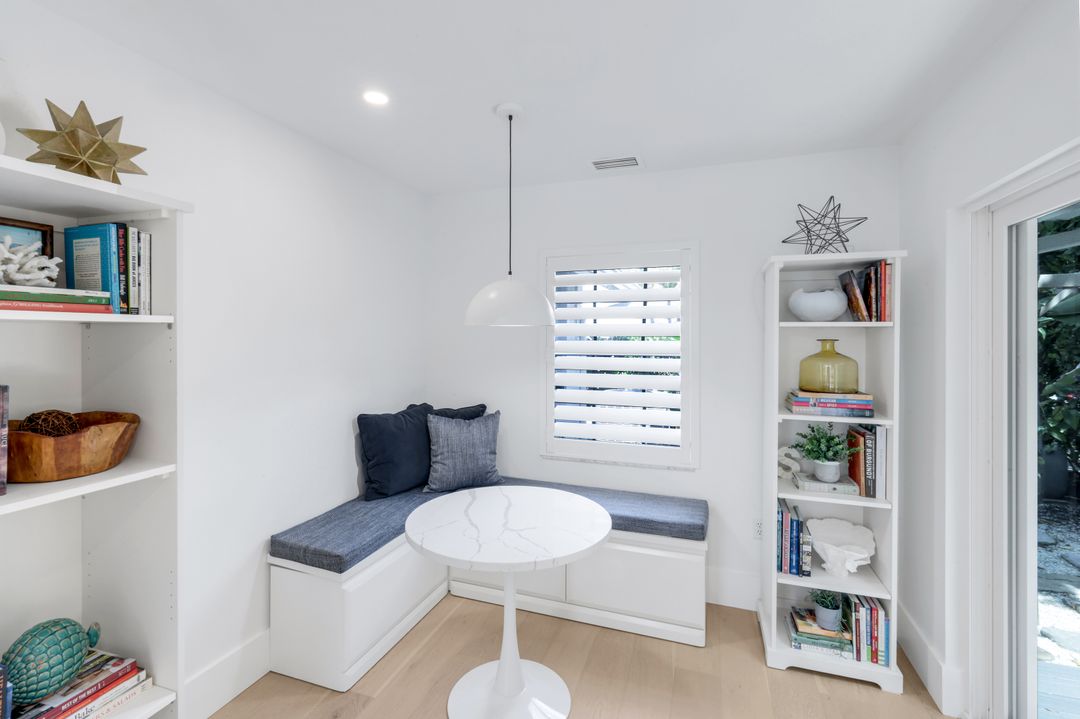 2128 Paget Cir, Naples, FL 34112