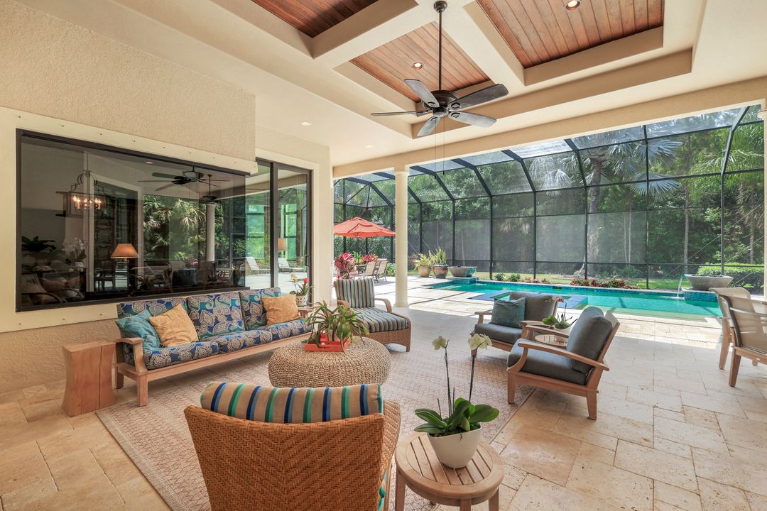 6477 Costa Cir, Naples, FL 34113