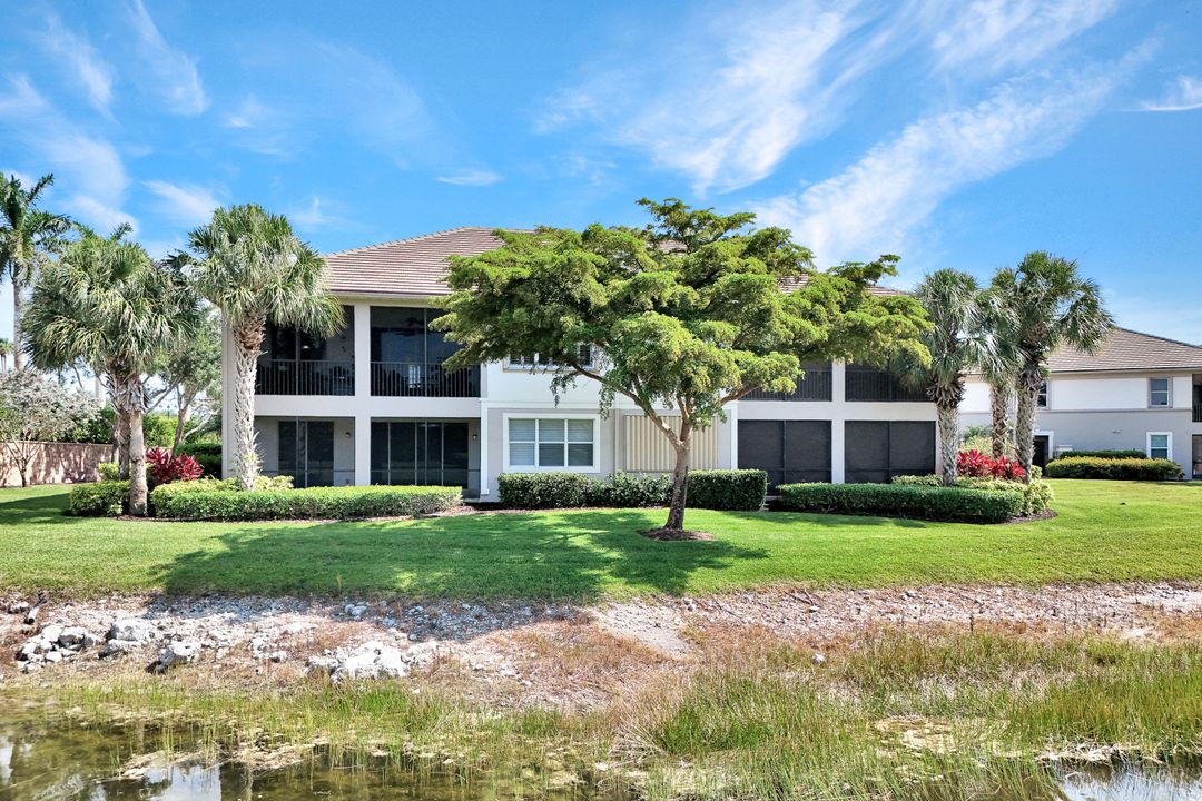8723 Coastline Ct #202, Naples, FL 34120