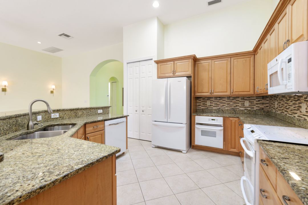 12910 Silverthorn Ct, Bonita Springs, FL 34135