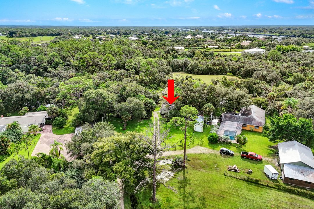 18200 Elmwood Dr, Alva, FL 33920