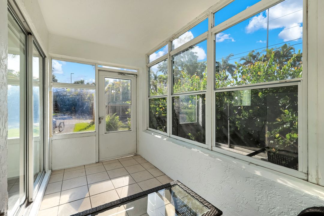 8148 Country Rd #101, Fort Myers, FL 33919