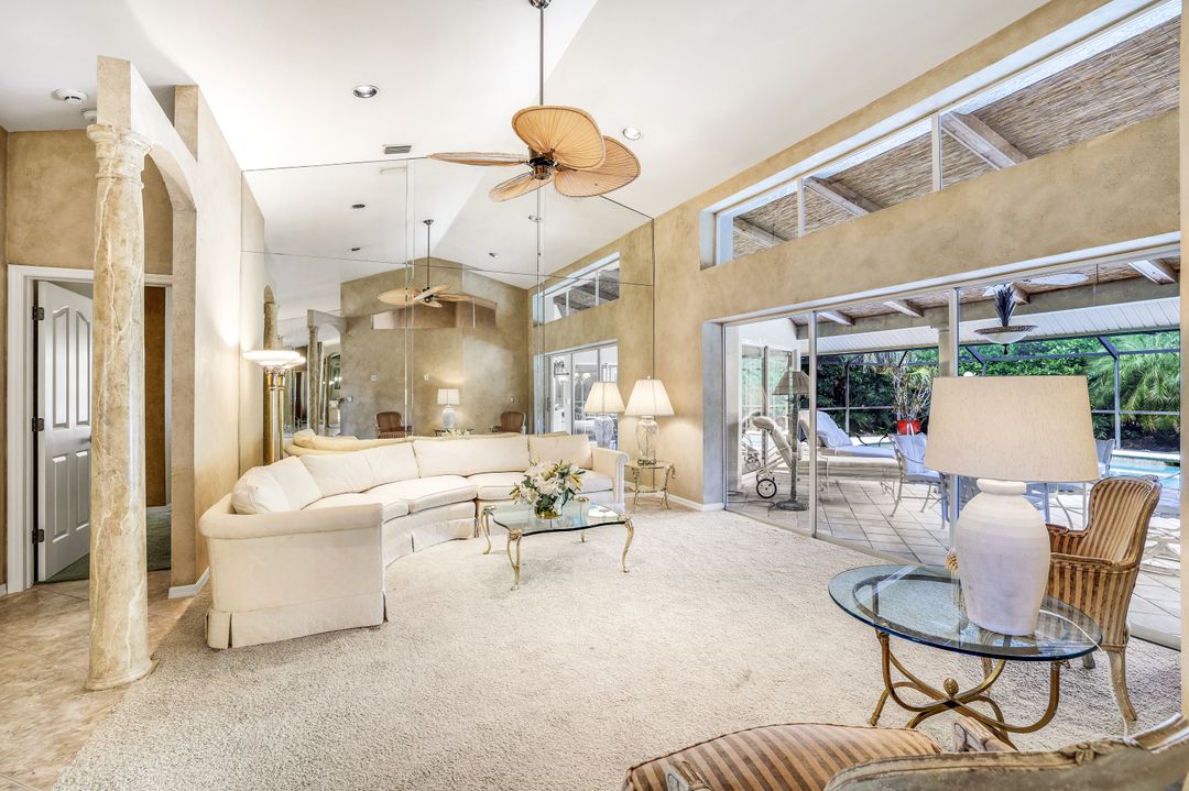 811 Pitch Apple Ln, Naples, FL 34108