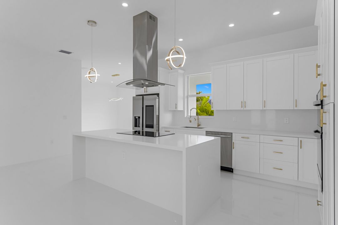 9107 Henry Rd, Fort Myers, FL 33967