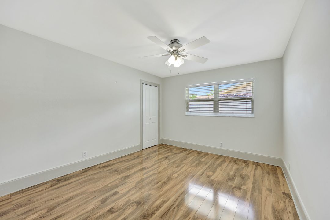 124 Flame Vine Dr, Naples, FL 34110