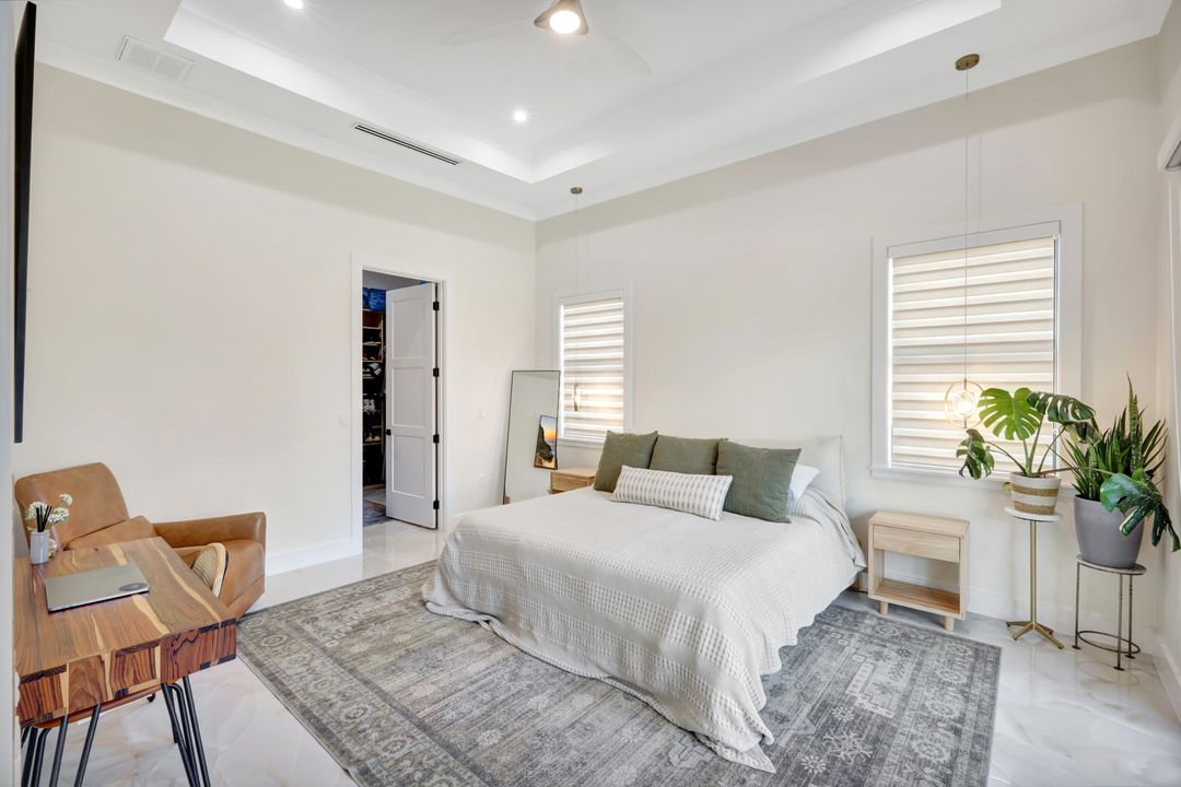 2546 4th St NW, Naples, FL 34120