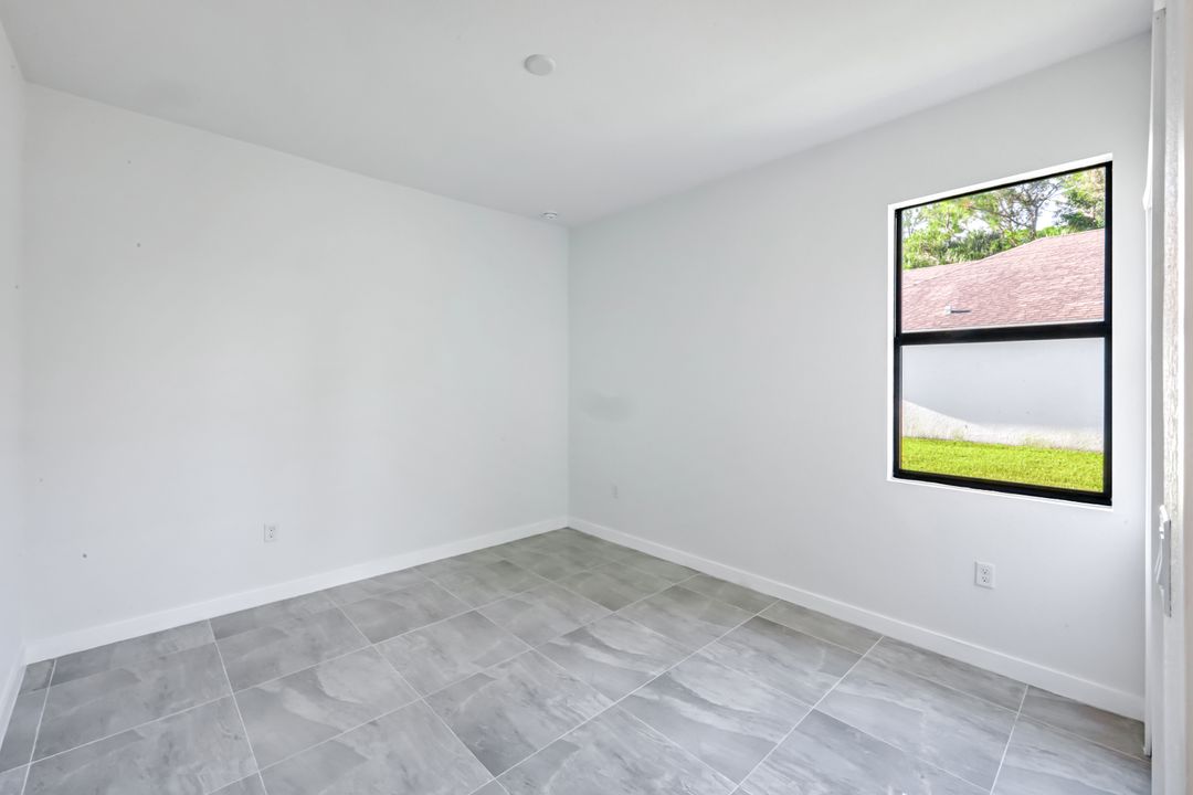 1133 Alvin Ave, Lehigh Acres, FL 33971