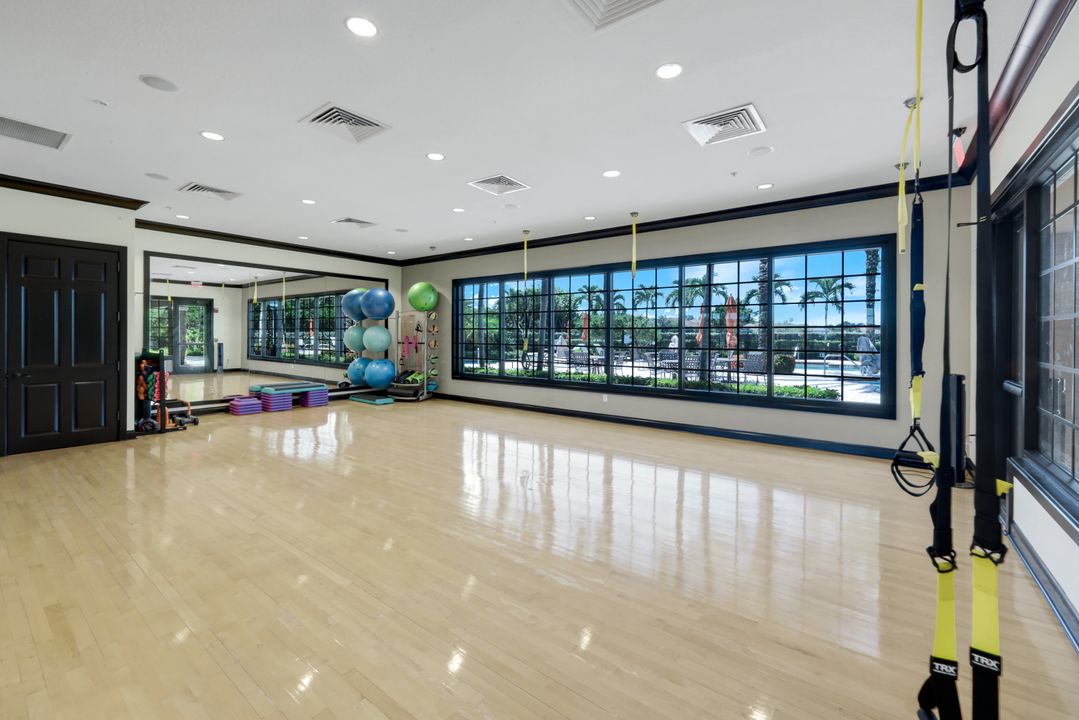8362 Viale Cir, Naples, FL 34114