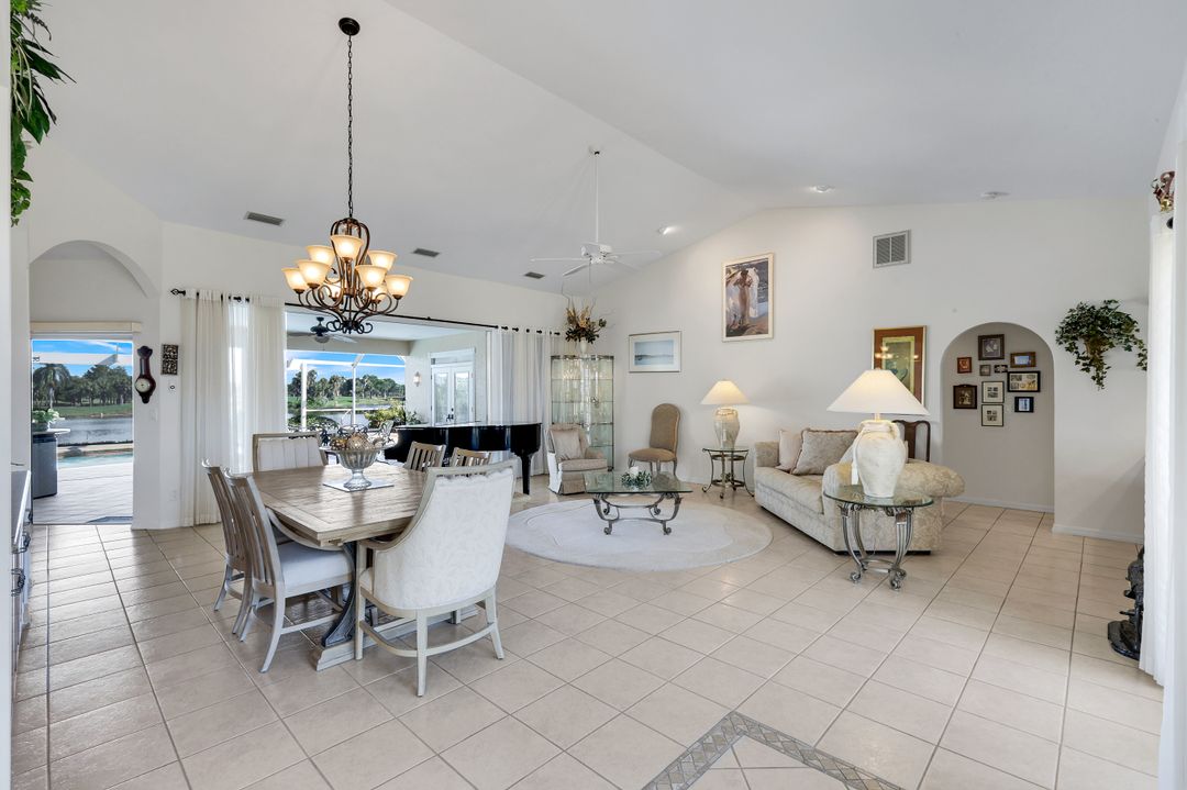 16111 Forest Oaks Dr, Fort Myers, FL 33908
