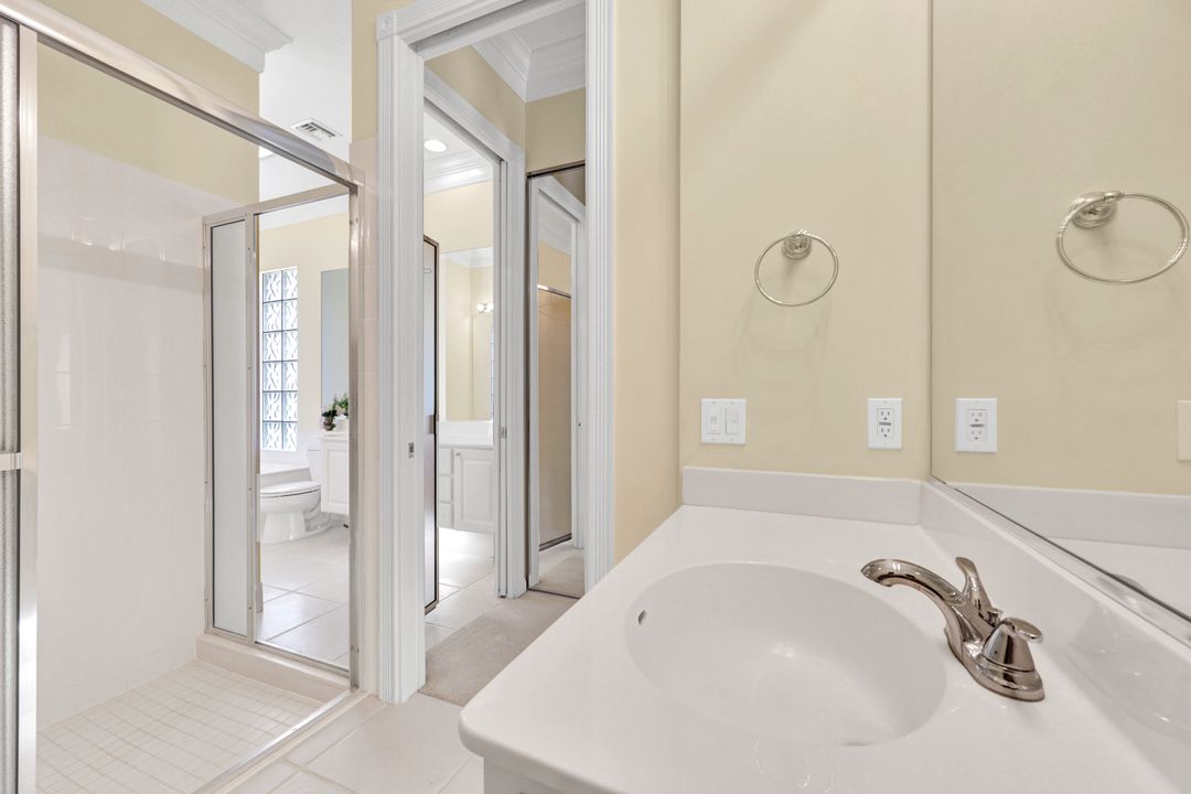 2941 Gilford Way, Naples, FL 34119