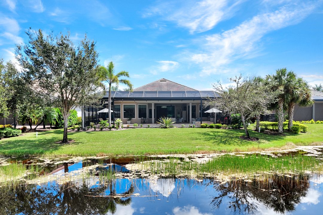 12194 Wicklow Ln, Naples, FL 34120