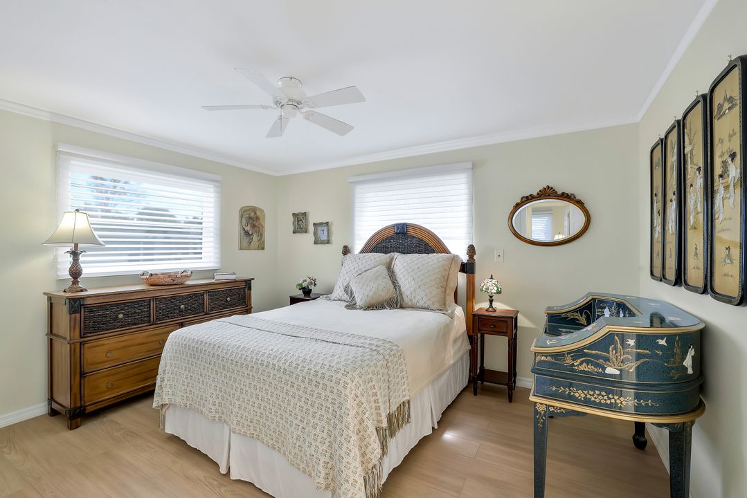 9 Hackney Ln, Naples, FL 34112