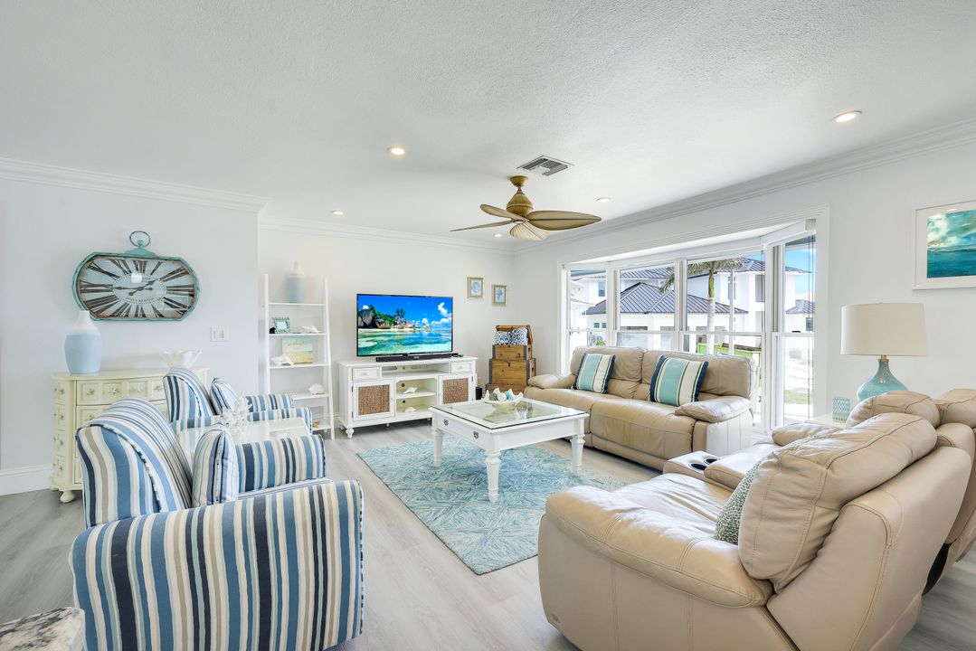 544 Seagrape Dr, Marco Island, FL 34145