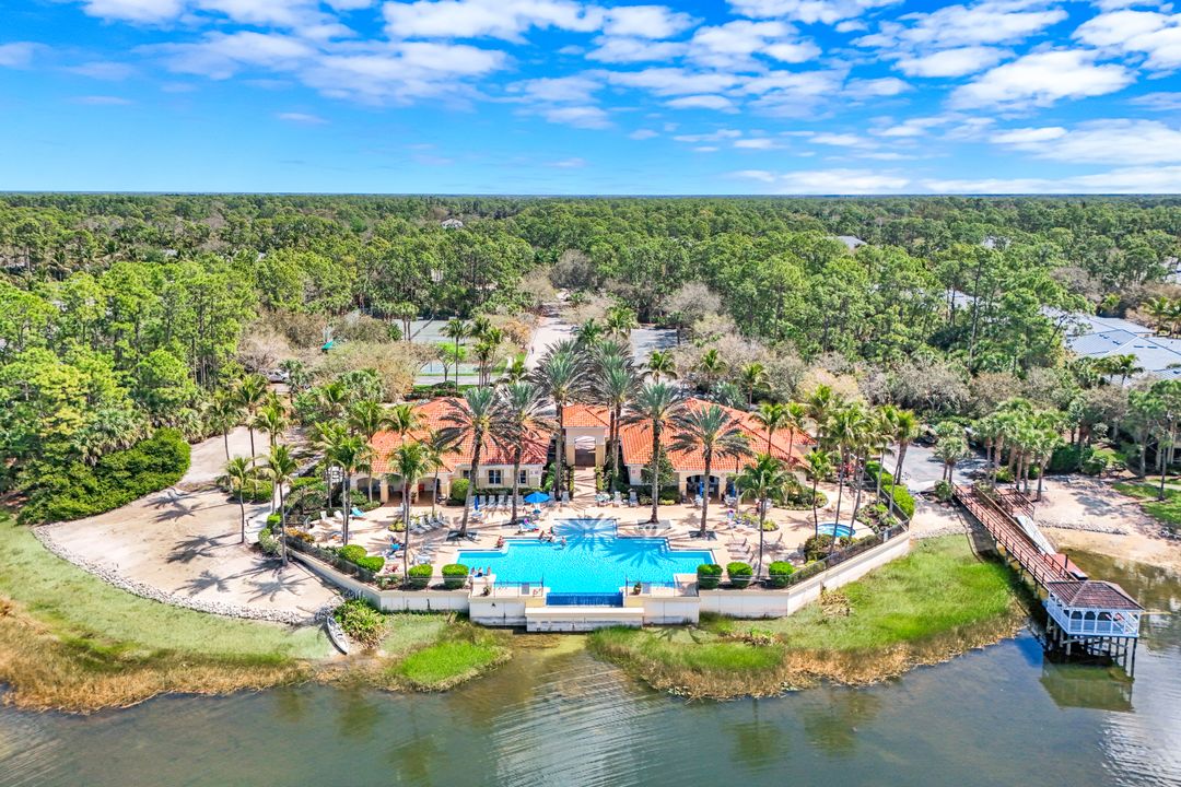 2040 Tarpon Bay Dr N #201, Naples, FL 34119