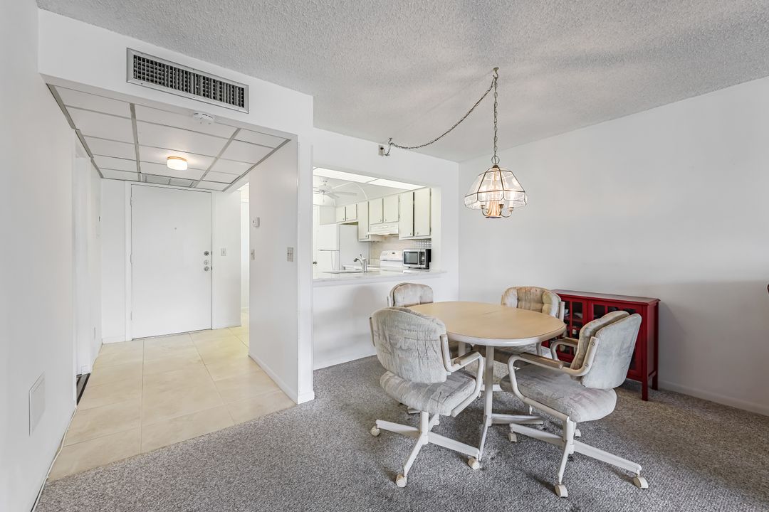 1085 Forest Lakes Dr #8204, Naples, FL 34105