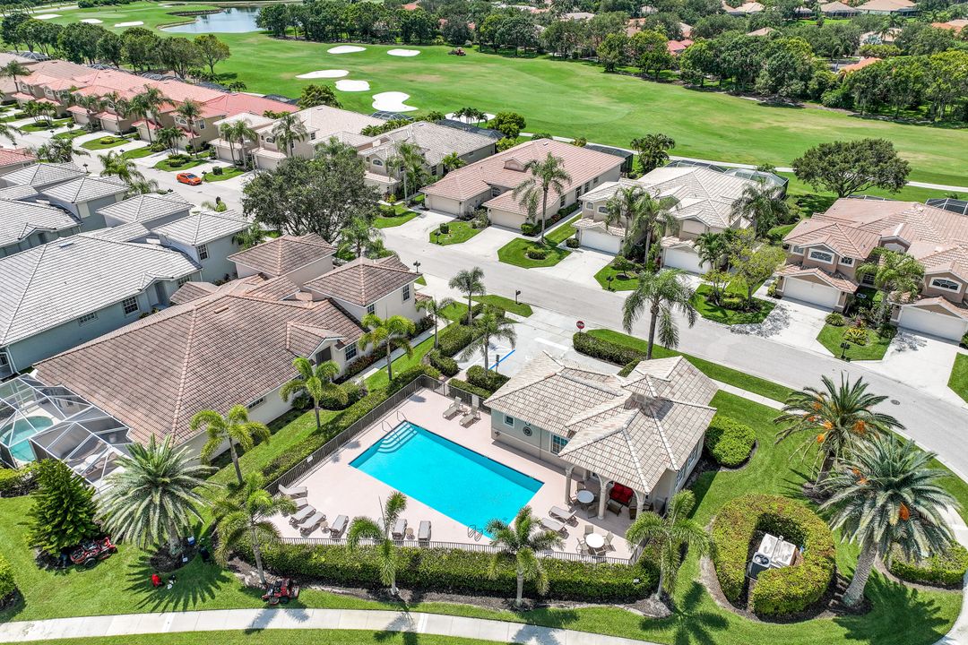 6596 Castlelawn Pl, Naples, FL 34113