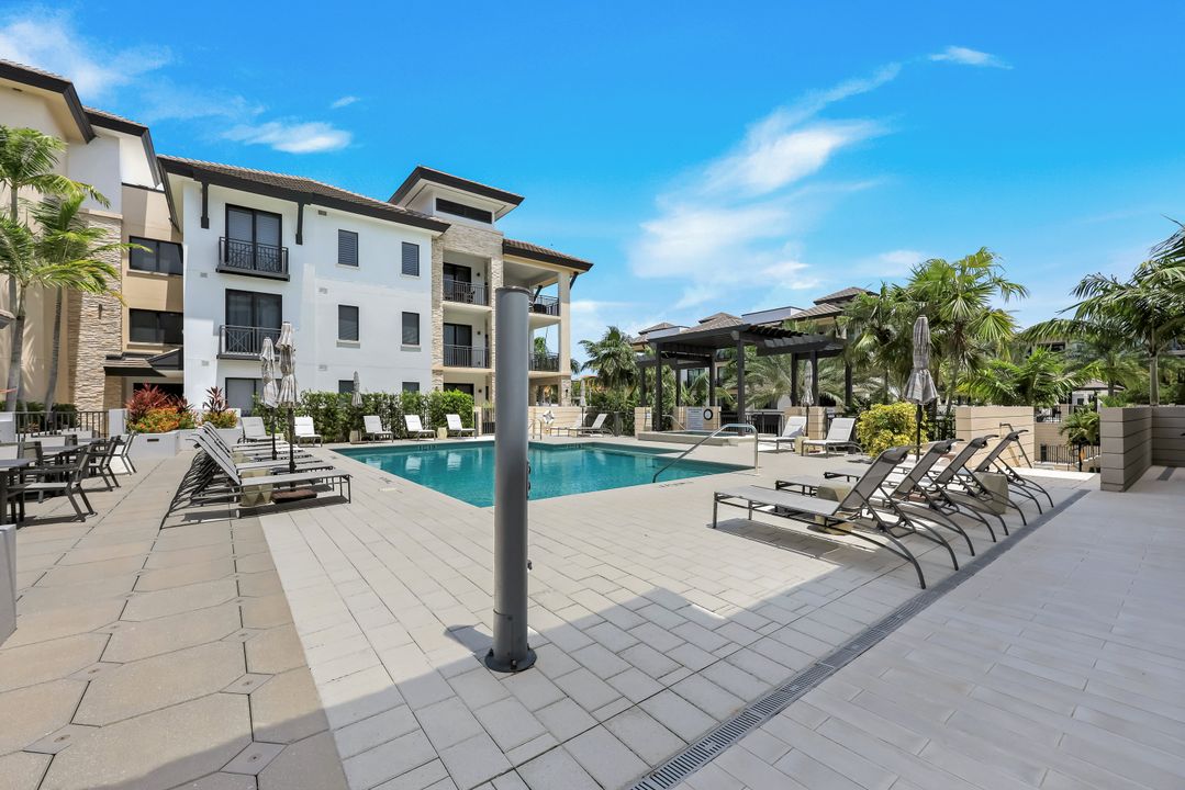 1135 3rd Ave S #303, Naples, FL 34102