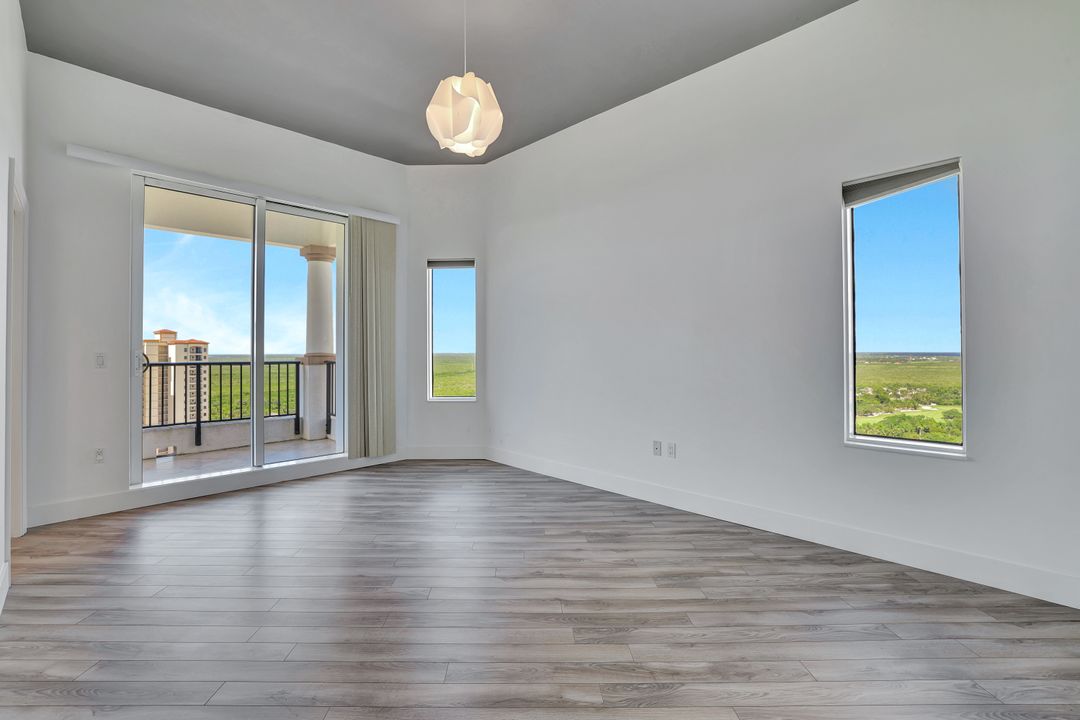 1060 Borghese Ln #2001, Naples, FL 34114